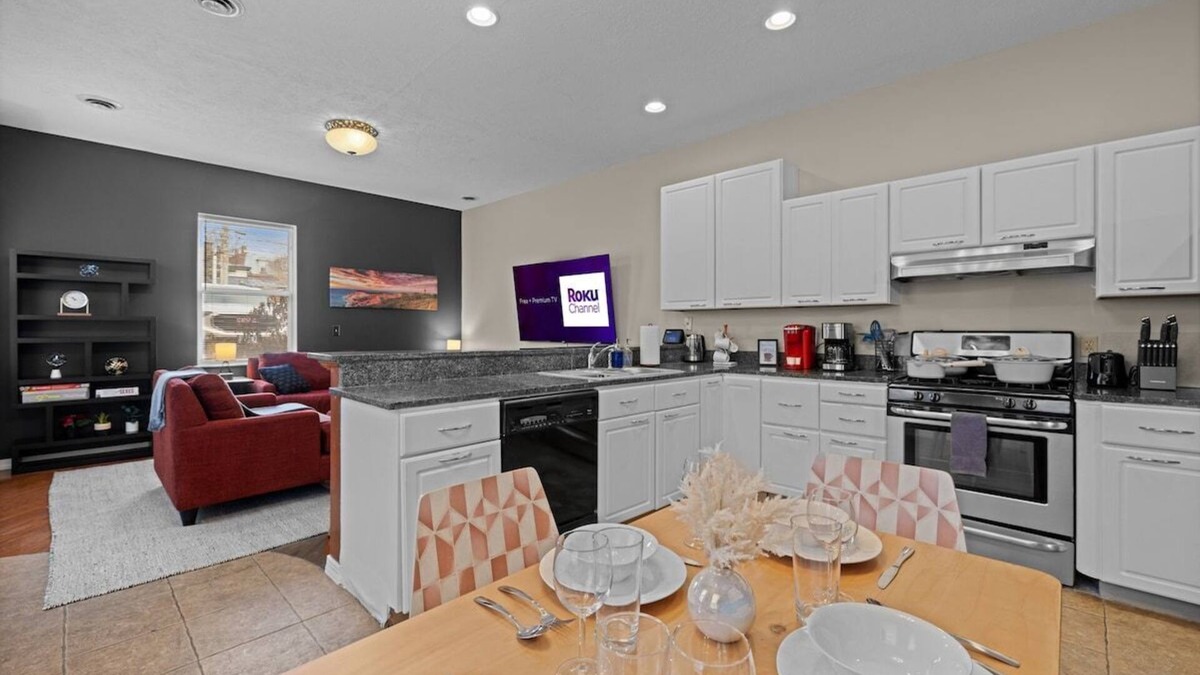 Soulard Apartment | Comfy King 1BR Heart of Soulard