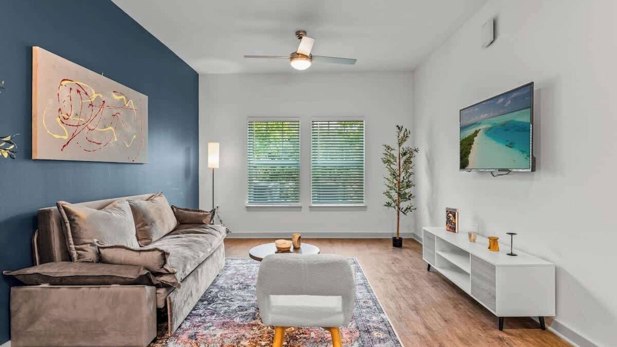 Bay Lake Apartment | Comfy King Bed Apt w/Pool & Gym and Close to Parks