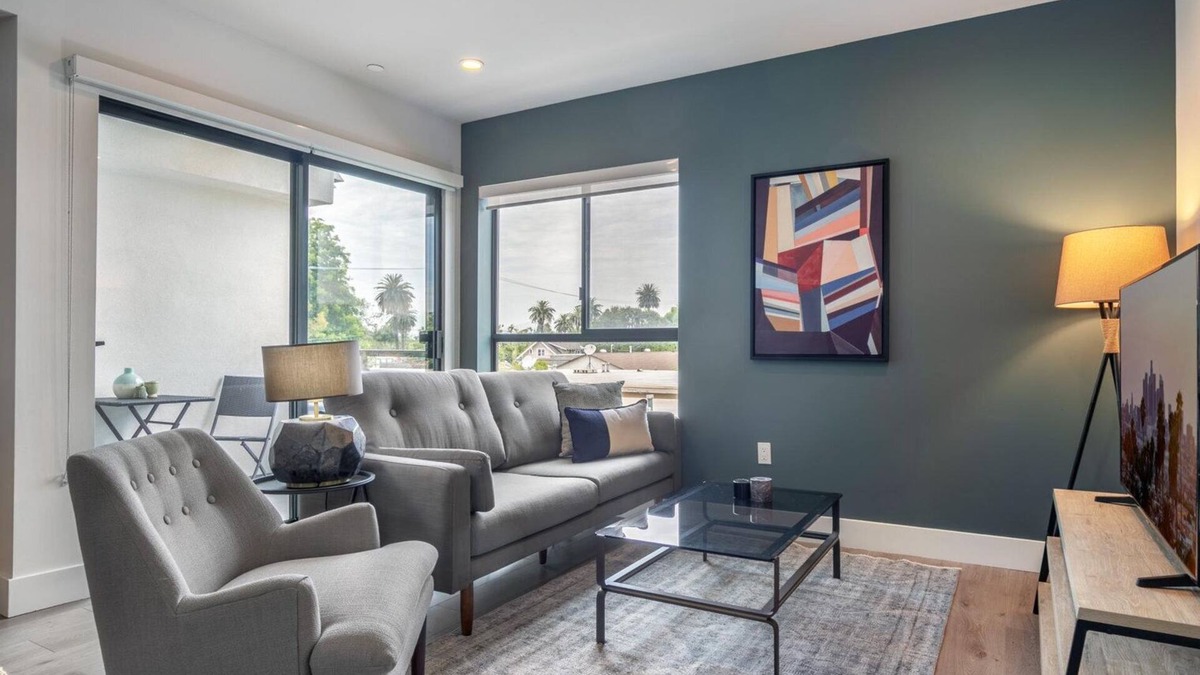 Mar Vista Apartment | Comfy Mar Vista 1BR w/in-unit W/D + Gym near Venice Beach by Blueground