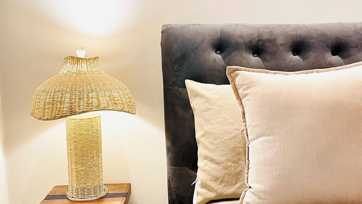 Calgary House | Comfy Neutral Living/Modern/Free Parking