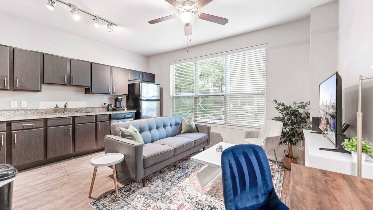 Pleasant Valley Apartment | Comfy SoCo 1BR King Suite w/GymPickleballLaundry