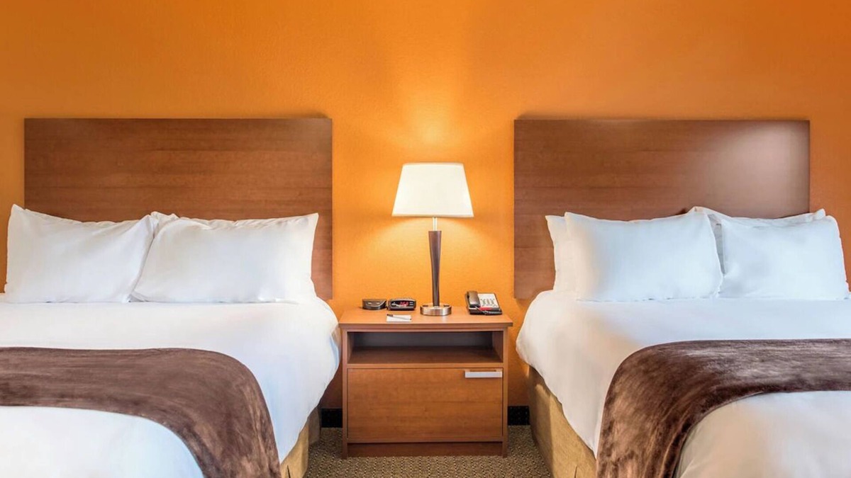 Rapid City Hotel | Comfy Stay Near Rapid City Attractions! With Full-Kitchen! Pet Friendly!