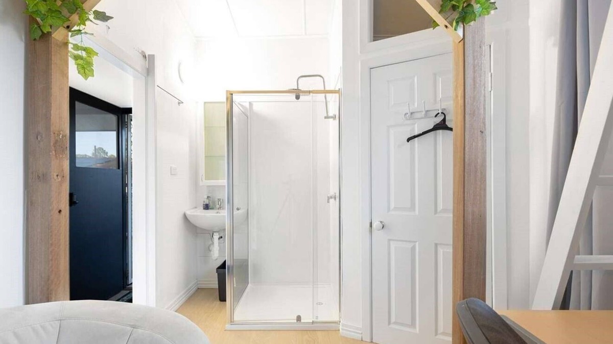 Brisbane Apartment | Comfy Studio Loft Suite, Mount Gravatt East
