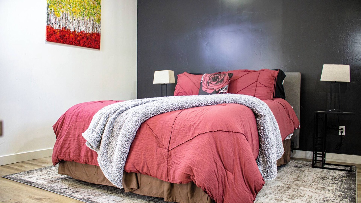 Sandy Apartment | Comfy Studio in Sandy, Utah - Pvt Entry/WFH & near Ski Area