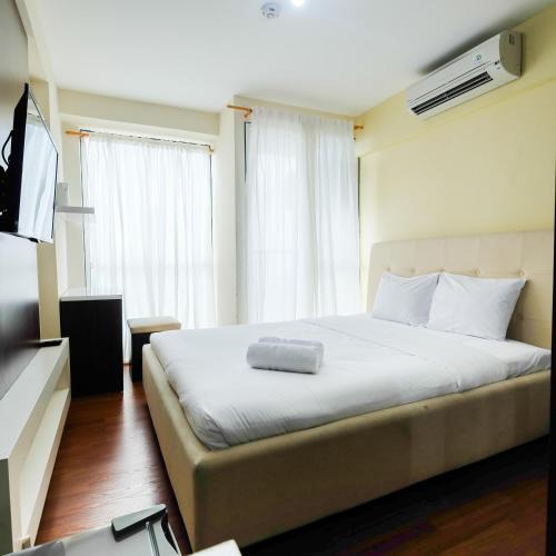 Kayu Putih Apartment | Comfy Studio Tifolia Apartment By Travelio