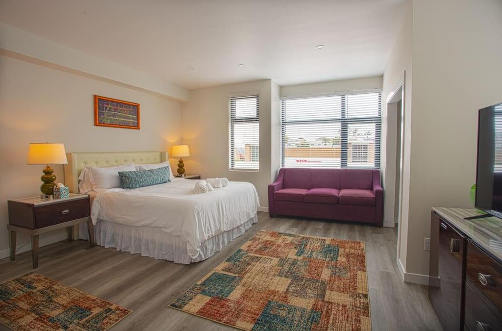 Bankers Hill Apartment | Comfy Studio with Cali King Size Mattress