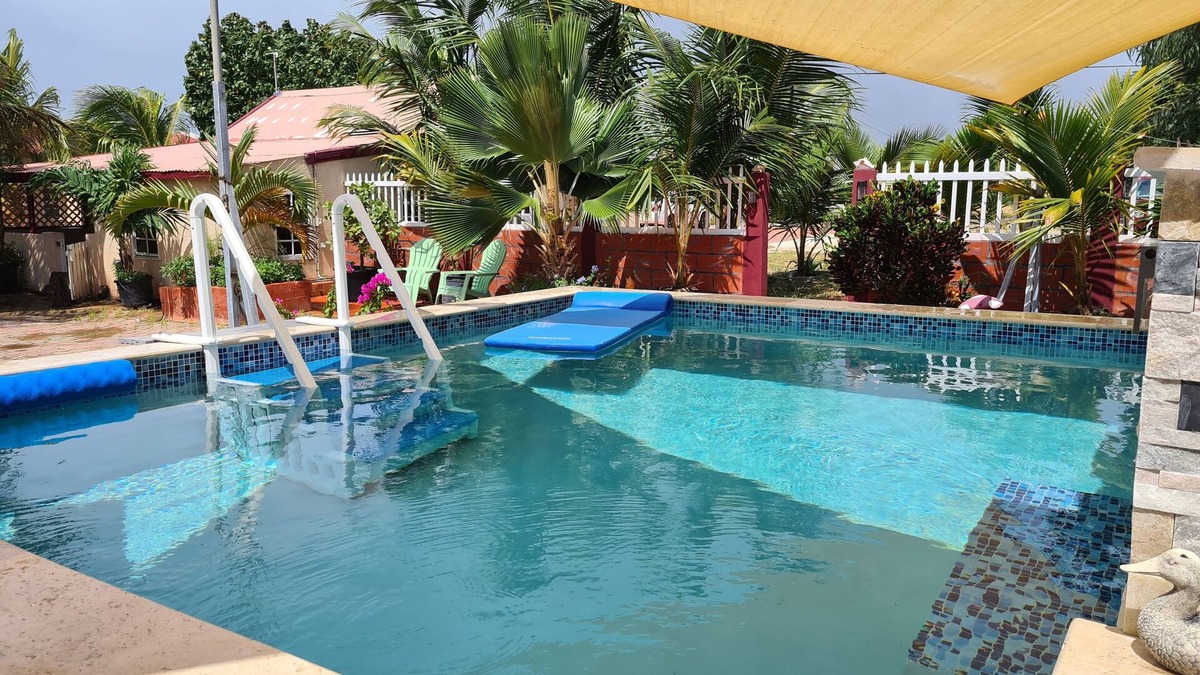 Tanki Leendert Apartment | Comfy Studio with large veranda + Shared Pool