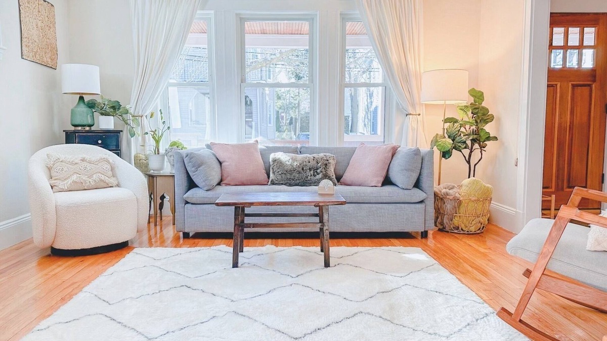 Medford Apartment | Comfy, Stylish Apt. Near Uni's, Driveway