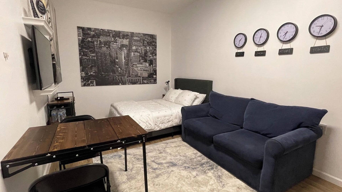 Miramar Apartment | Comfy suite with kitchen