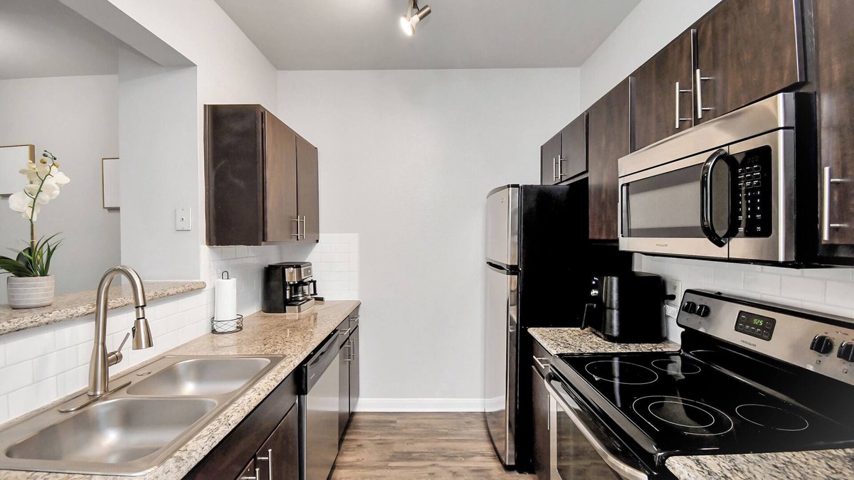 Riverside Terrace Apartment | Comfy Suites - 1 Bed Med Center Near Dwntn & NRG