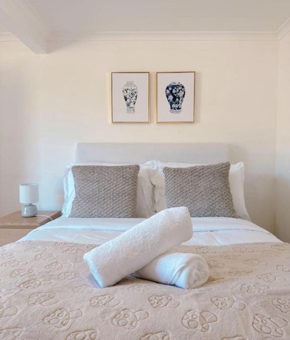 Sunnybank Hills Apartment | Comfy unit near Garden City Westfield Street Parking