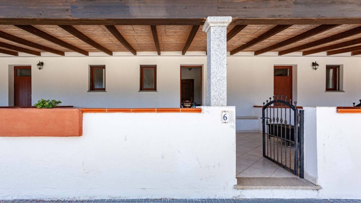 Siniscola Apartment | Comino Alto - Appartamento 6 by Rentbeat