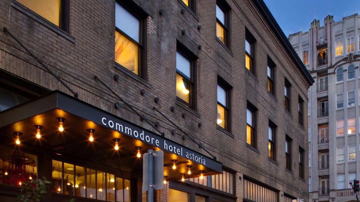 Astoria Hotel | Commodore Hotel