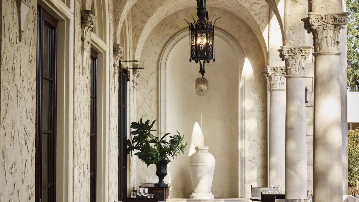 Hancock Hotel | Commodore Perry Estate, Auberge Resorts Collection