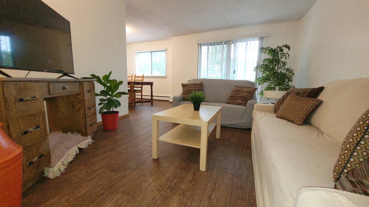 West Edmonton Apartment | ✅COMMONWEALTH Stadium✅️4+ beds!✅️ROGERS Place✅️KINSMEN Centre✅️EXPO Centre