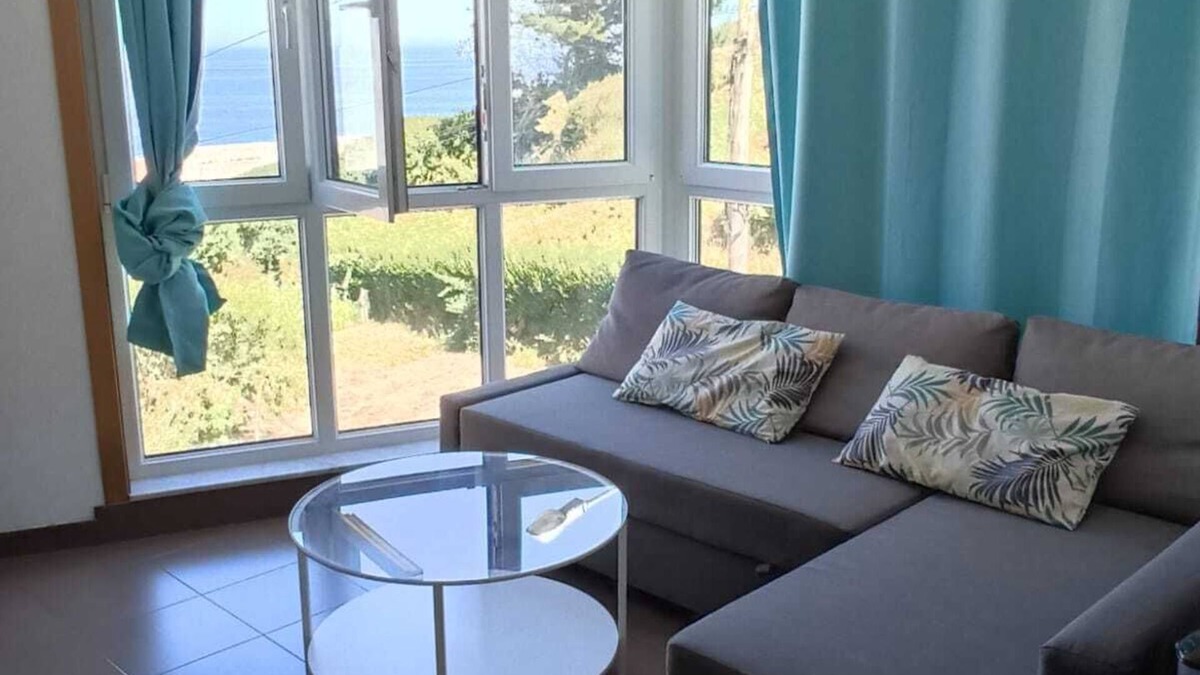 Malpica de Bergantinos Apartment | Complete apartment with sea and mountain views