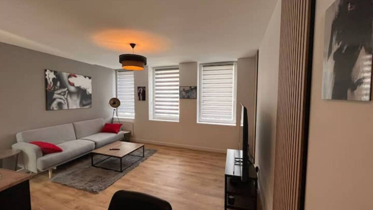 Valenciennes Apartment | Complete building sleeps 8-12