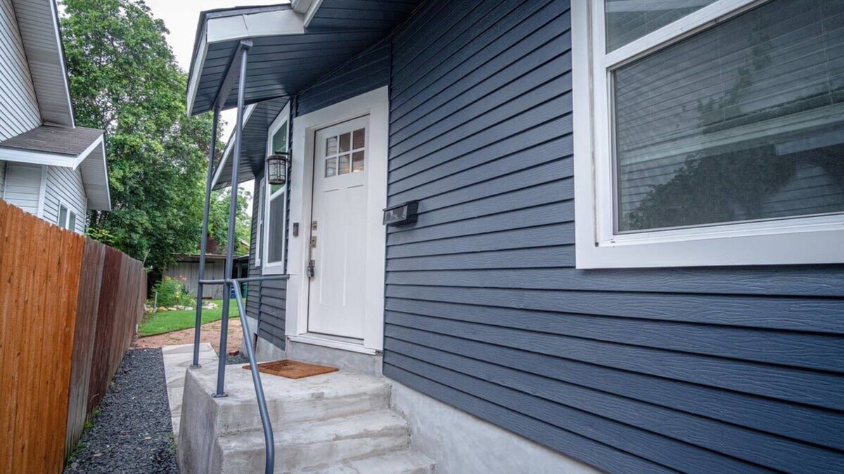 Mahncke Park Apartment | Complete Cozy Stylish 1BR/1BA Near Downtown