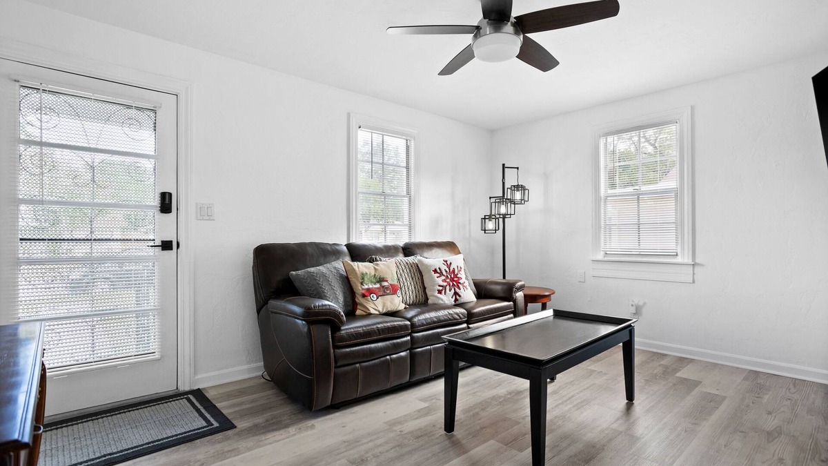 Disston Heights House | Completely Refinished Home Fresh 2 bedroom 5 miles from downtown and the beach
