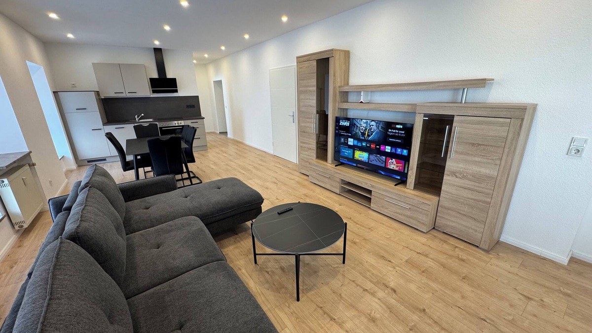 Schwalbach Apartment | Completely refurbished fitters' apartment for 5 people