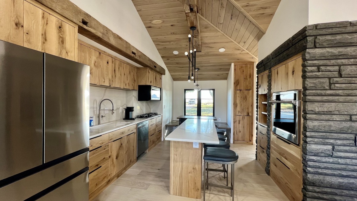 Orange Prairie House | Completely remodeled luxury 3 bedroom, 3 bathroom House in quiet country setting