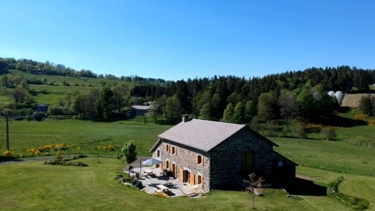 Les Vastres House | Completely renovated farm, in the heart of nature, in Les Vastres, at the gates of Mézenc