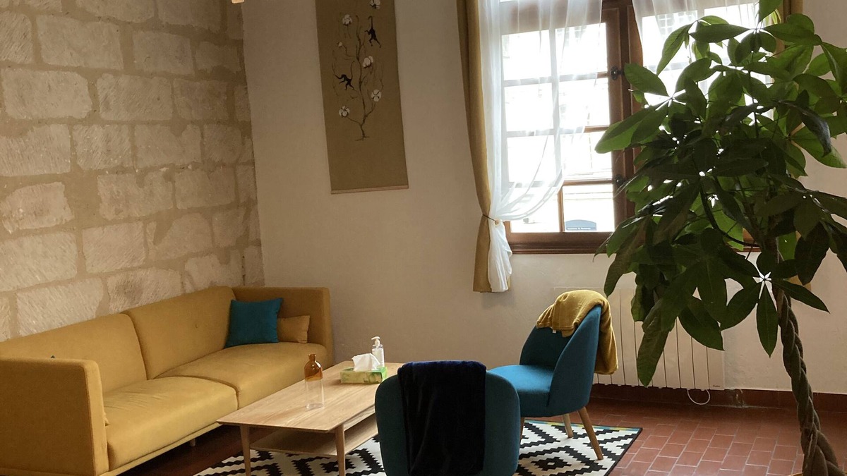 Tours City Centre Apartment | Completely renovated 16th century apartment Hyper Centre de Tours