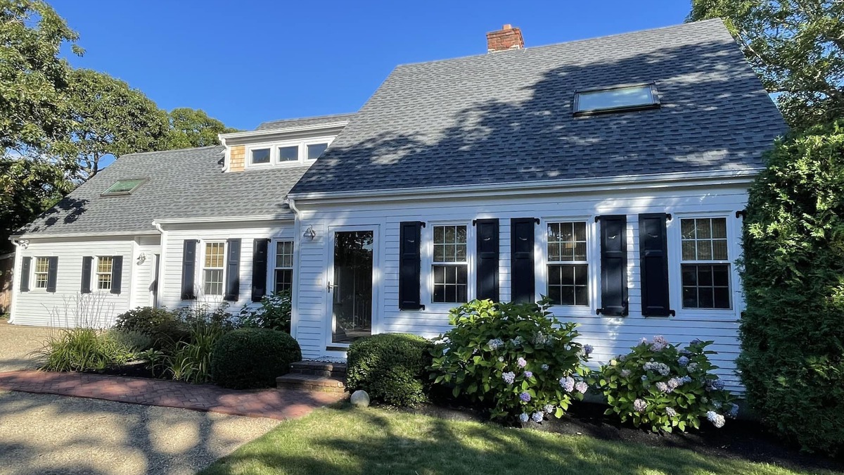 Katama House | Completely renovated Edgartown cape with New Pool ~ Sleeps 14