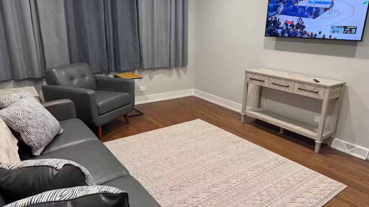 Oak Forest House | Completely renovated home