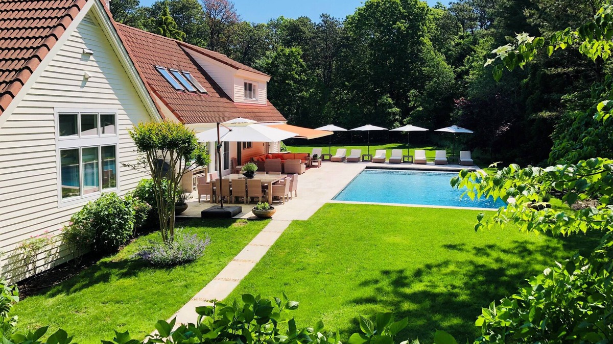 Wainscott Woods House | Completely Renovated Home on ~2 Private Acres, Near Beach/Town
