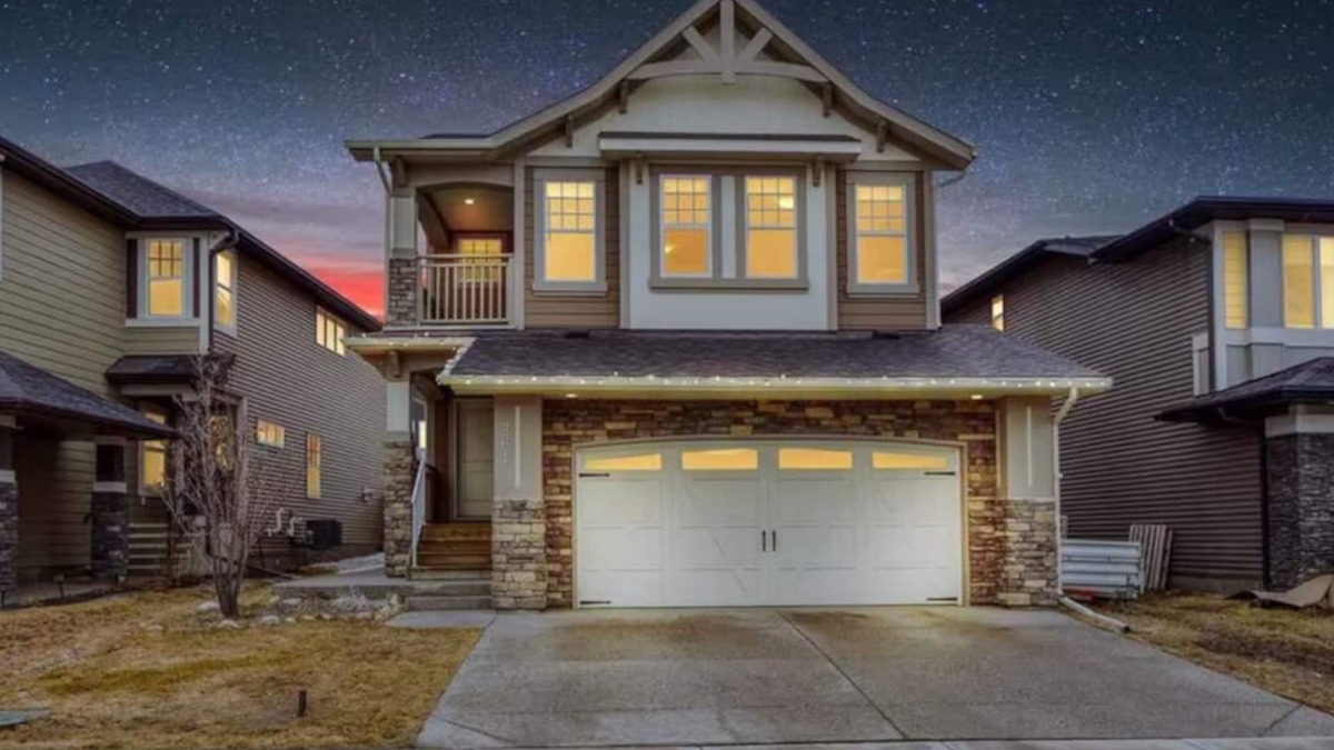 Okotoks House | Completely separate 2-bedroom basement suite in Okotoks
