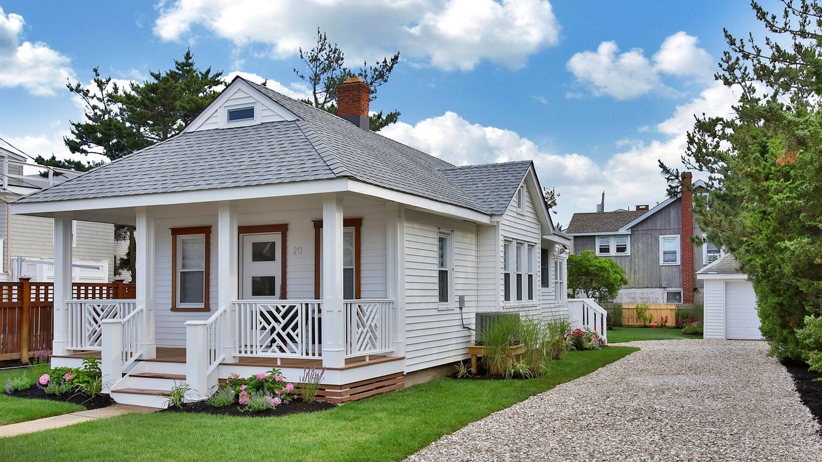 North Beach Haven House | Completely transformed Hampton style cottage! 2 from Beach!n