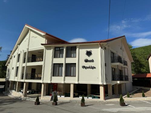 Chiscau House | Conacul Peștera Urșilor
