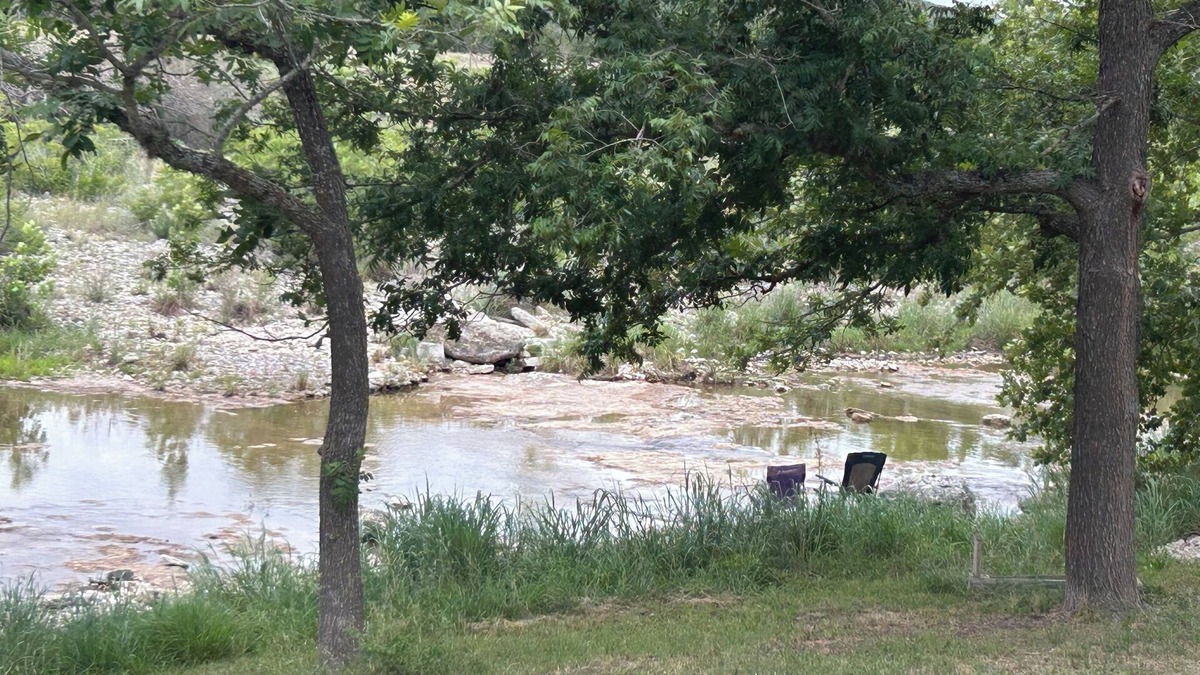 Uvalde House | Concan Leakey area - 20 mins to Garner Park, Reagan Wells, Dry Frio River
