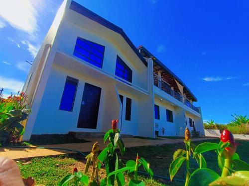 Manolo Fortich Apartment | Concetta Tourist Inn Apartelle with Pool