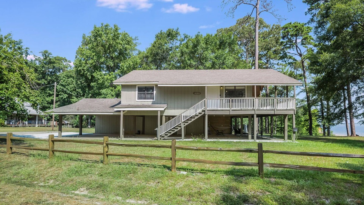 Zavalla House | Concord Hills Waterfront Rental