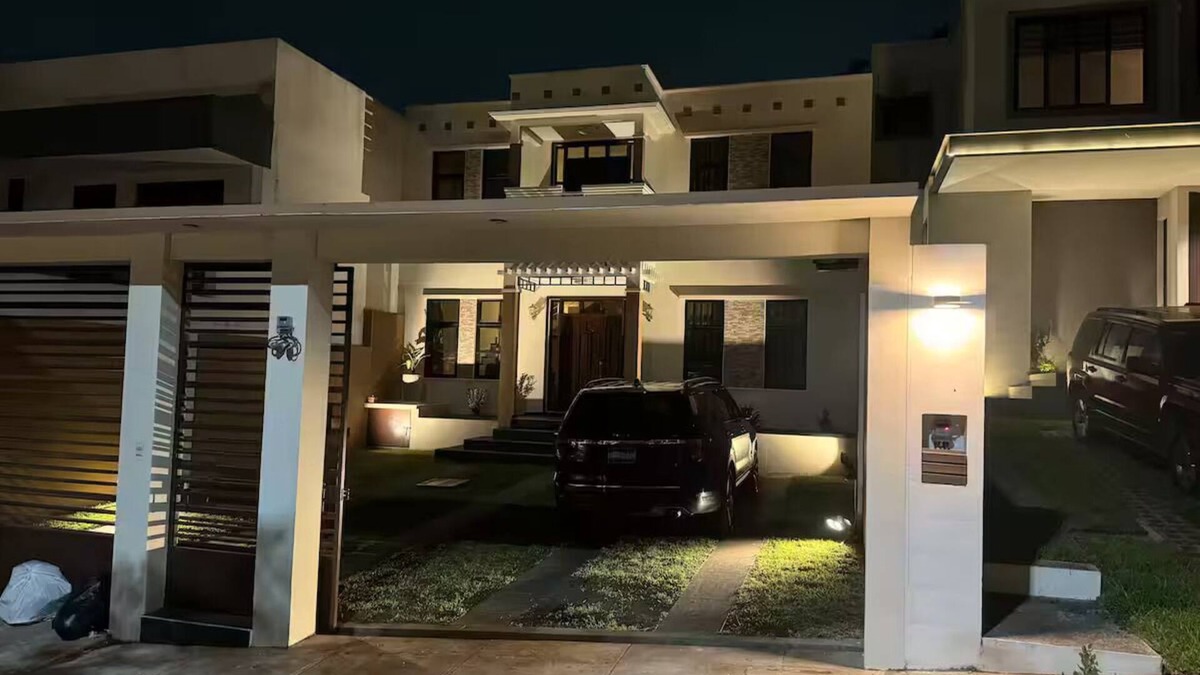 Santa Tecla House | Condado Santa Elena - 4 bedroom house in prestigious Nuevo Cuscatlan area.