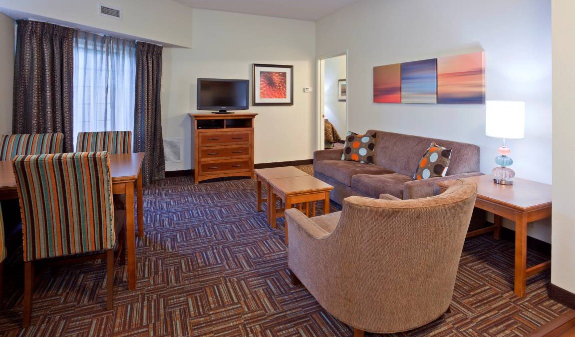 Eagan Condo | Condo ∙ 2 bedrooms ∙ 8 guests