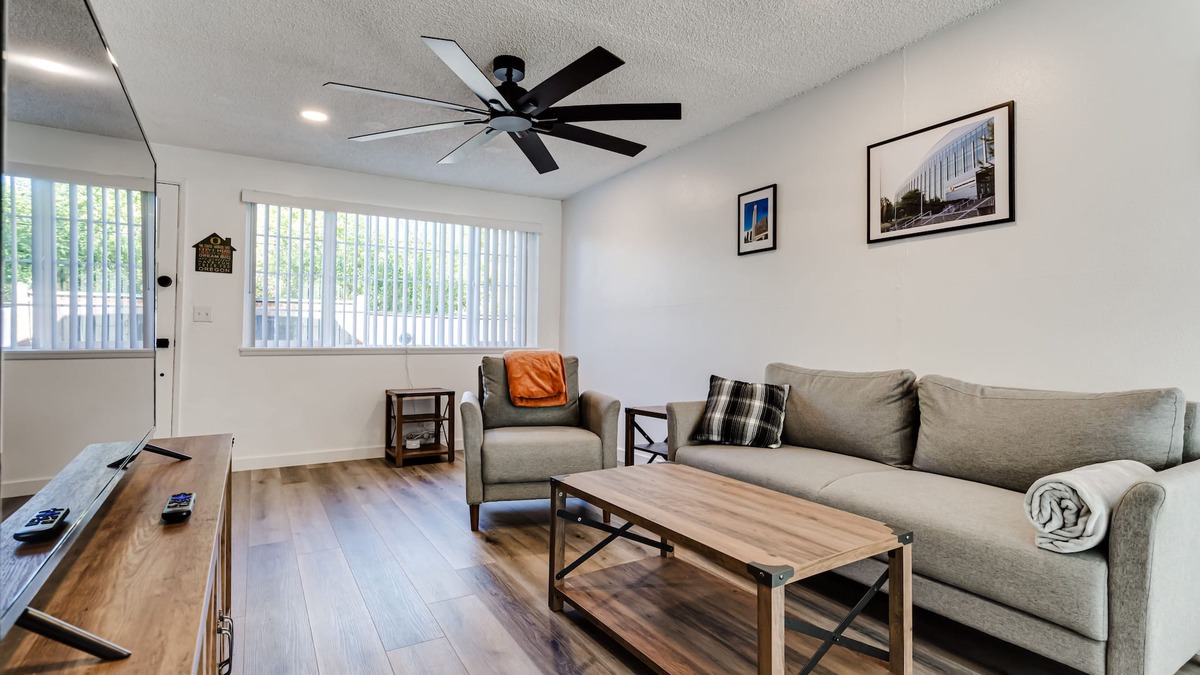 College Hill Apartment | 😍 Condo (#2) UO, Autzen Stadium, Amazon Park, Enjoy Eugene!