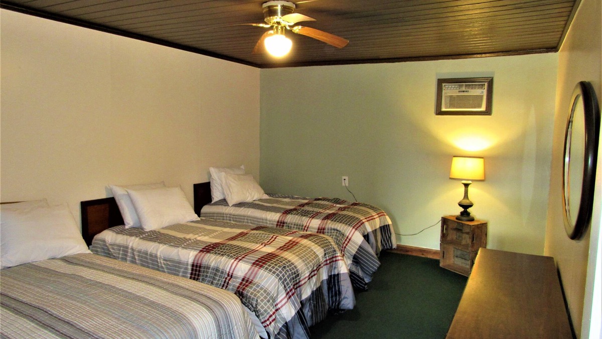 Almo Condo | Condo #23 on Kentucky Lake - Lynnhurst Resort