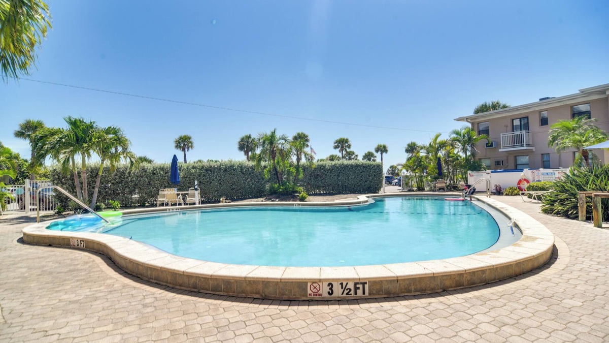 St. Pete Beach Condo | Condo at Upham Beach Park w/Heated Pool Access!