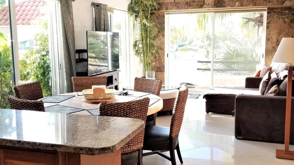 Puerto Aventuras Condo | Condo Bellmare B2 Bedroom Water front lagoon 3 steps to Pool.1 Min.from beach
