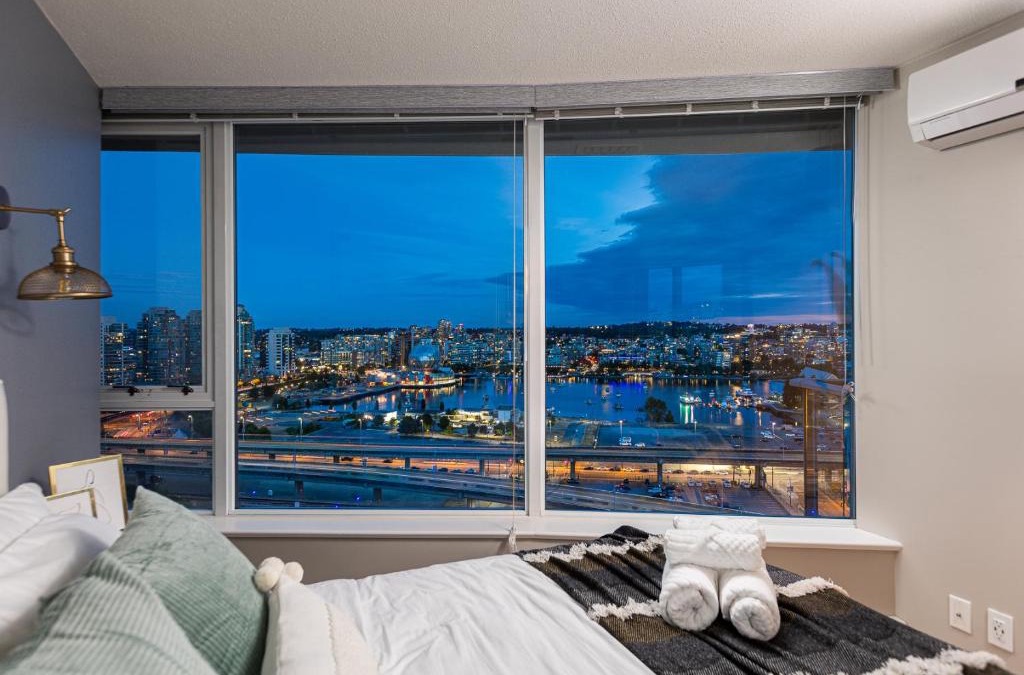 Crosstown Apartment | Condo in Downtown Vancouver - Near Rogers Arena