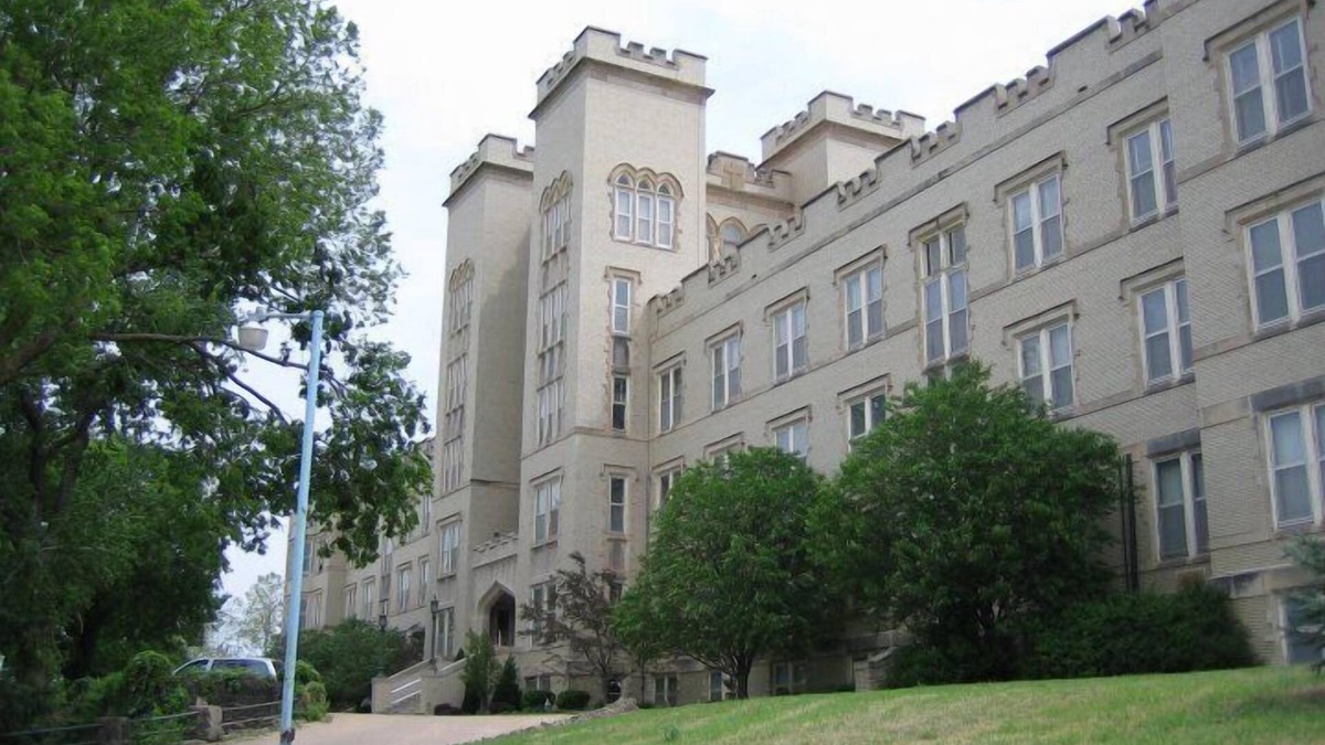 Salina Condo | Condo in Historic College Administration Building
