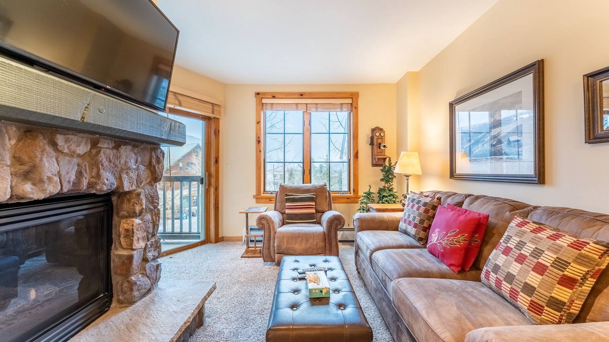 River Run Condo | Condo in River Run Village, Slope Views, Private Balcony w/Outdoor Seating!