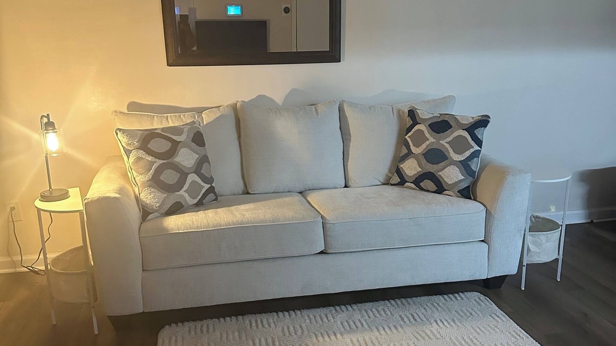 Union City Condo | Condo near airport