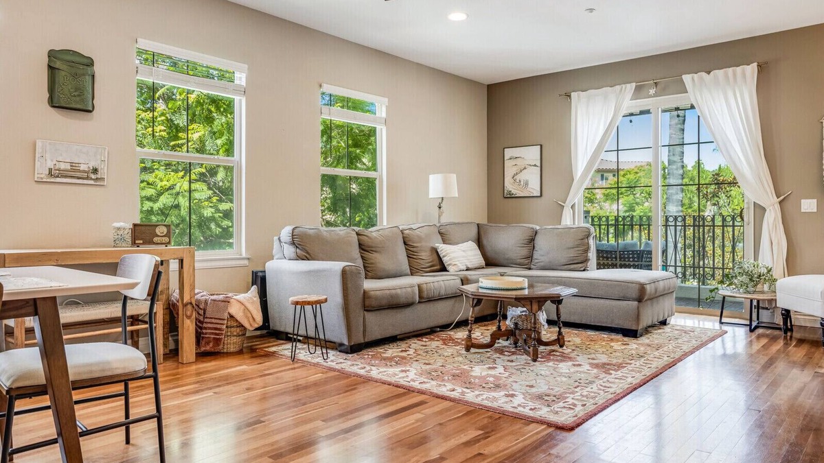 San Marcos Condo | Condo Near Carlsbad - Overlooks Pool