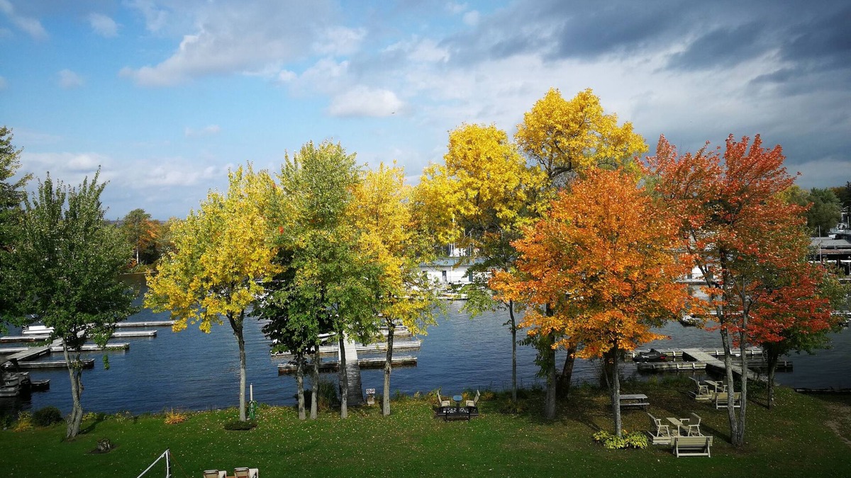 Magog Apartment | Condo of the Inn on the shore of Lake Memphremagog