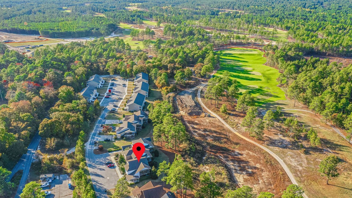 Aberdeen Condo | Condo overlooking Pinehurst #10 Course & 4.8 miles from the 2024 US Open!