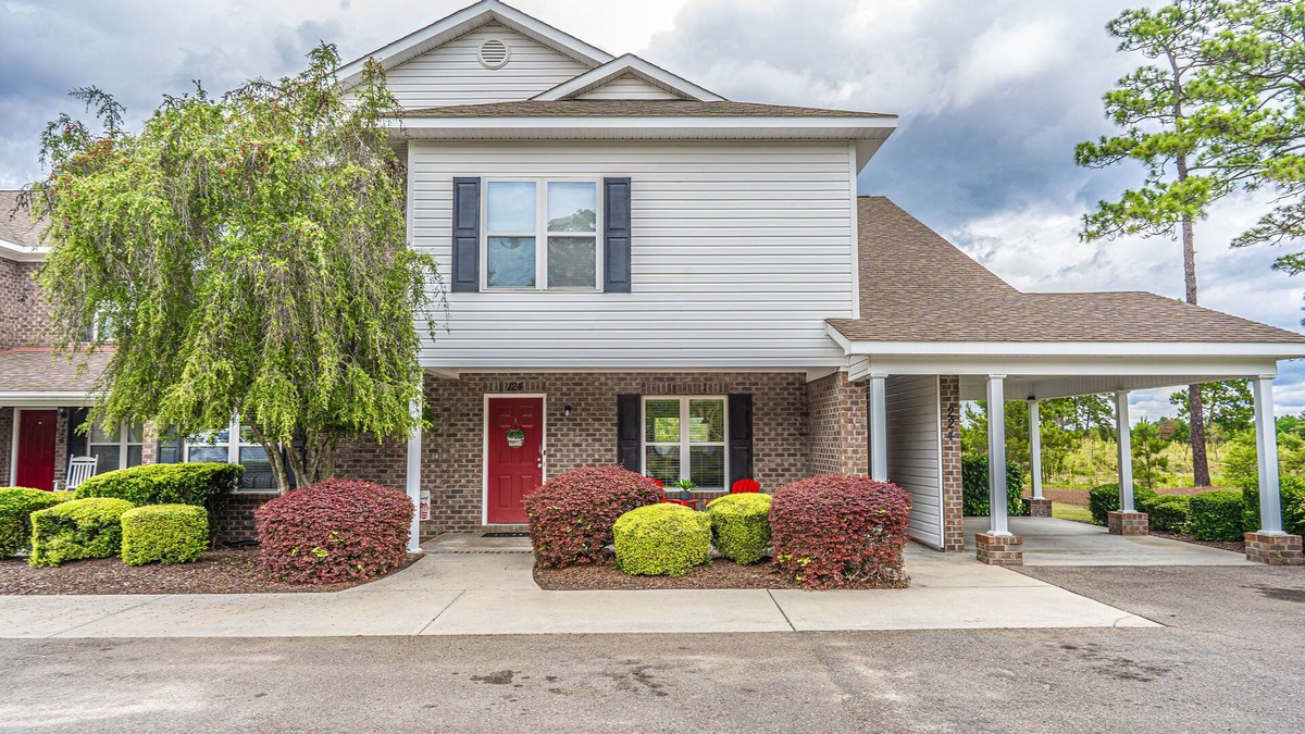 Aberdeen Condo | Condo overlooking Pinehurst #10 Course & only 4.8 miles from the 2024 US Open!